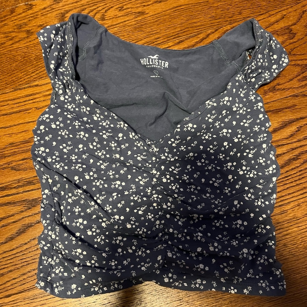 Hollister crop top
